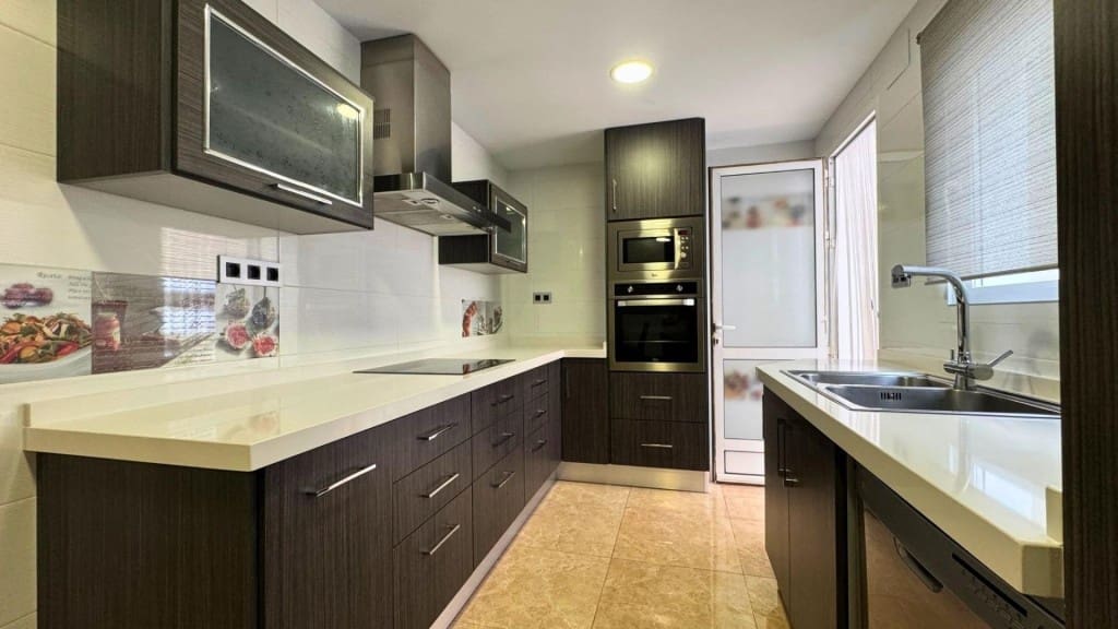 4 quarto Moradia em Banda para venda em Pinoso com garagem - 179 000 € (Ref: 9939637)