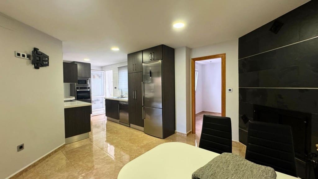 4 quarto Moradia em Banda para venda em Pinoso com garagem - 179 000 € (Ref: 9939637)