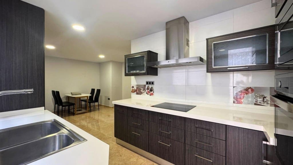 4 quarto Moradia em Banda para venda em Pinoso com garagem - 179 000 € (Ref: 9939637)