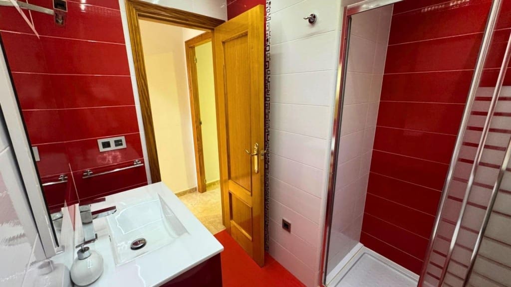 4 quarto Moradia em Banda para venda em Pinoso com garagem - 179 000 € (Ref: 9939637)