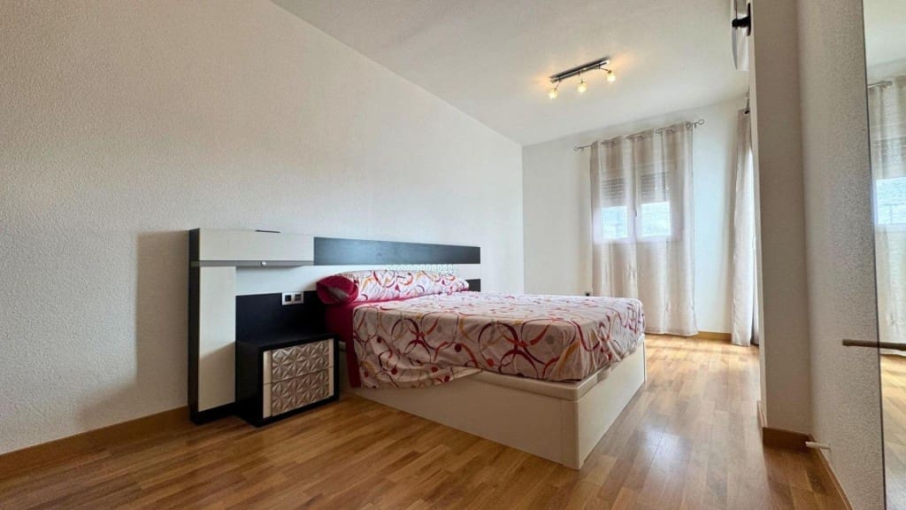 4 quarto Moradia em Banda para venda em Pinoso com garagem - 179 000 € (Ref: 9939637)