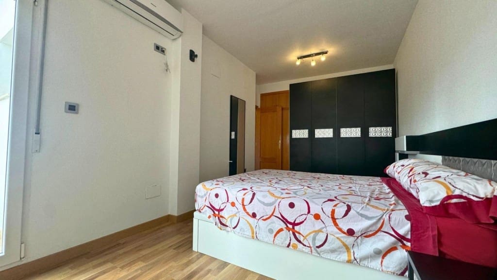 4 quarto Moradia em Banda para venda em Pinoso com garagem - 179 000 € (Ref: 9939637)