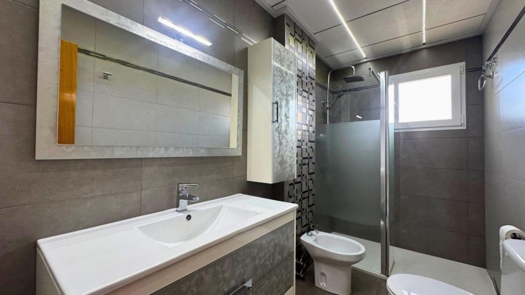 4 quarto Moradia em Banda para venda em Pinoso com garagem - 179 000 € (Ref: 9939637)