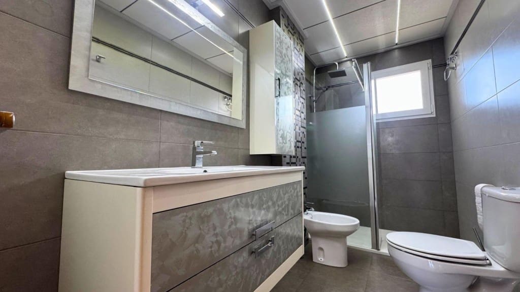 4 quarto Moradia em Banda para venda em Pinoso com garagem - 179 000 € (Ref: 9939637)