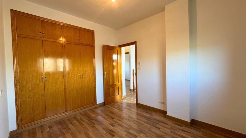 4 quarto Moradia em Banda para venda em Pinoso com garagem - 179 000 € (Ref: 9939637)