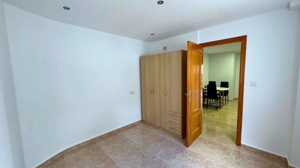 4 quarto Moradia em Banda para venda em Pinoso com garagem - 179 000 € (Ref: 9939637)