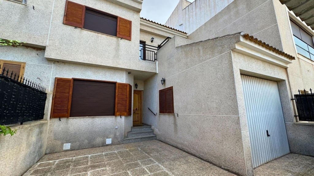 4 quarto Moradia em Banda para venda em Pinoso com garagem - 179 000 € (Ref: 9939637)