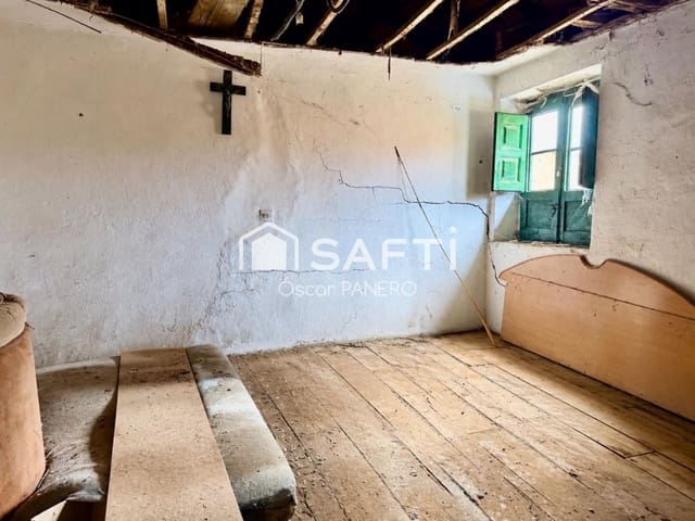 4 soveværelse Villa til salg i Valverde de la Virgen - € 45.000 (Ref: 9939641)