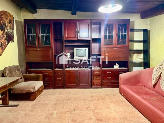 4 soveværelse Villa til salg i Valverde de la Virgen - € 45.000 (Ref: 9939641)