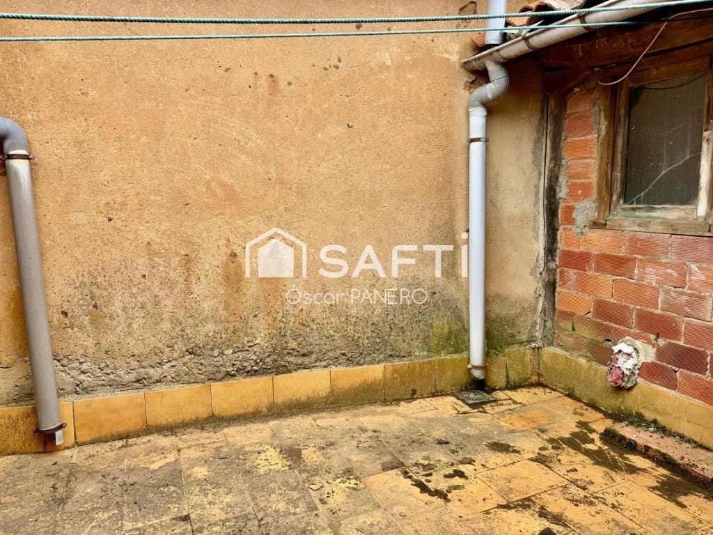 4 sypialnia Willa na sprzedaż w Valverde de la Virgen - 45 000 € (Ref: 9939641)