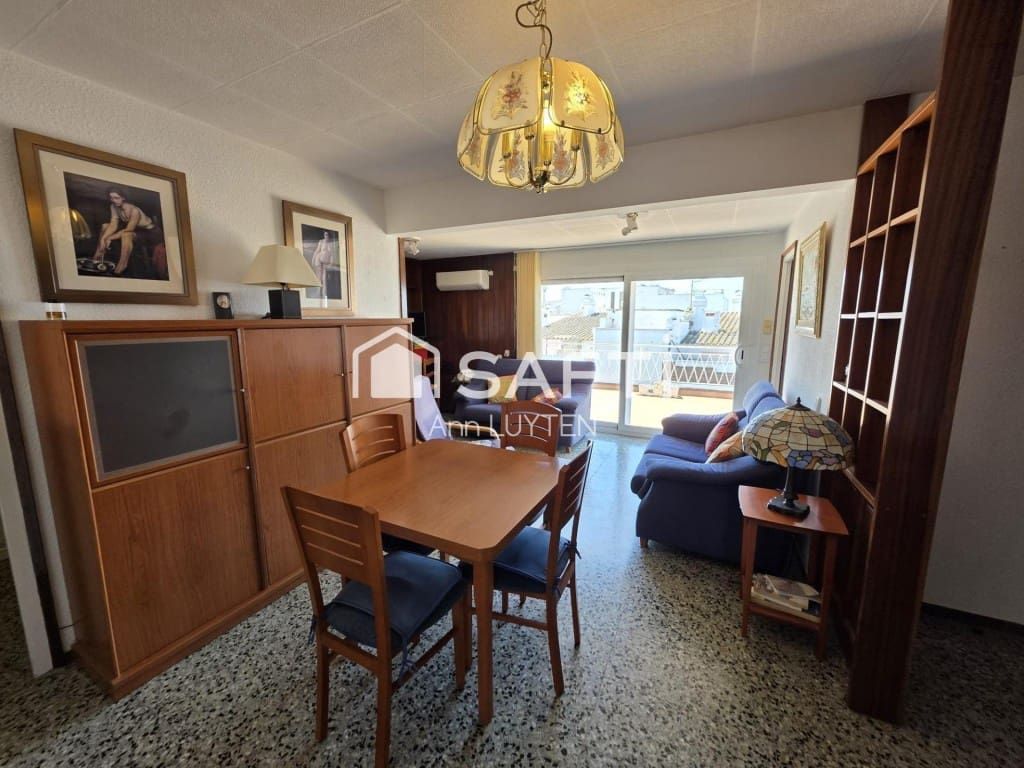 2 makuuhuone Kattohuoneisto myytävänä paikassa Roses - 220 000 € (Ref: 9942019)