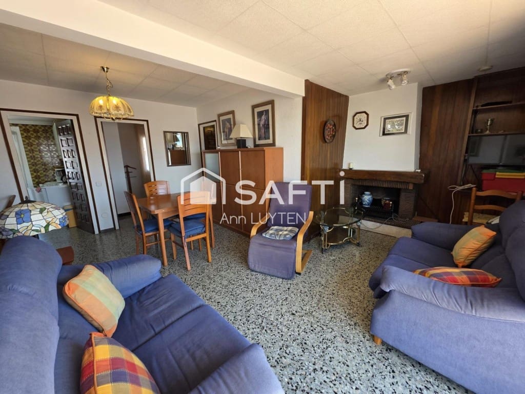 2 makuuhuone Kattohuoneisto myytävänä paikassa Roses - 220 000 € (Ref: 9942019)