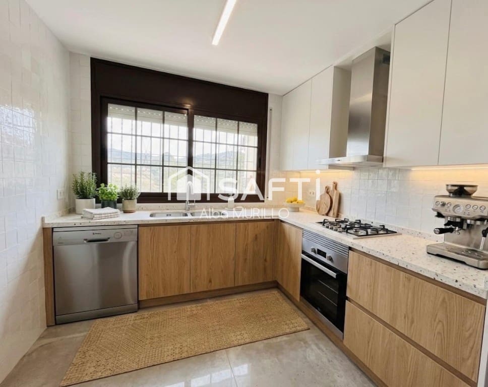 5 soverom Villa til salgs i Sant Pere de Ribes med svømmebasseng garasje - € 489 000 (Ref: 9942022)