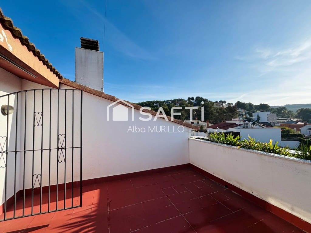 5 soverom Villa til salgs i Sant Pere de Ribes med svømmebasseng garasje - € 489 000 (Ref: 9942022)