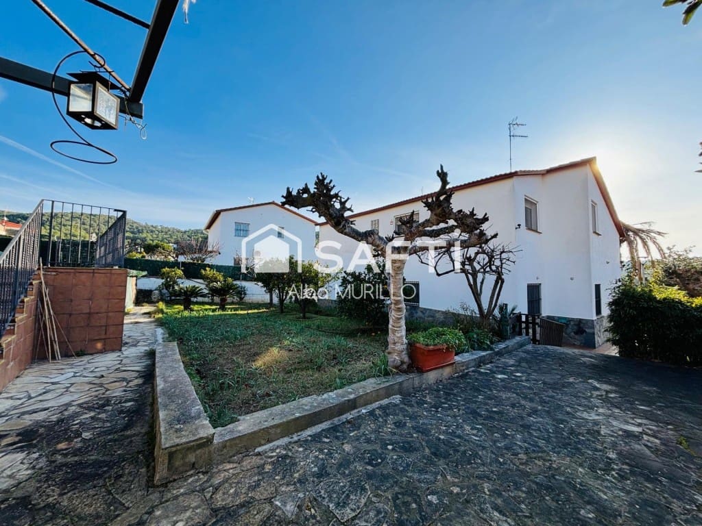 5 soverom Villa til salgs i Sant Pere de Ribes med svømmebasseng garasje - € 489 000 (Ref: 9942022)