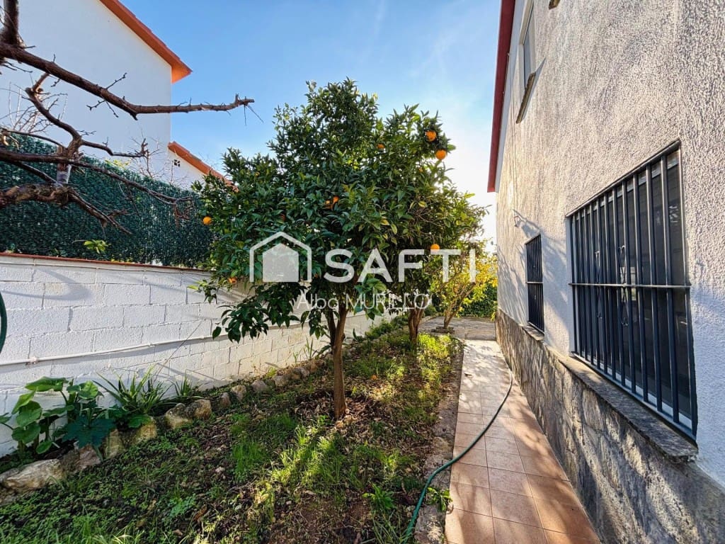 5 soverom Villa til salgs i Sant Pere de Ribes med svømmebasseng garasje - € 489 000 (Ref: 9942022)
