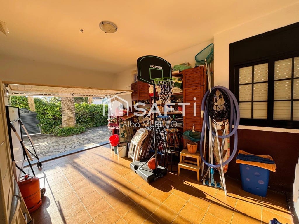 5 soverom Villa til salgs i Sant Pere de Ribes med svømmebasseng garasje - € 489 000 (Ref: 9942022)