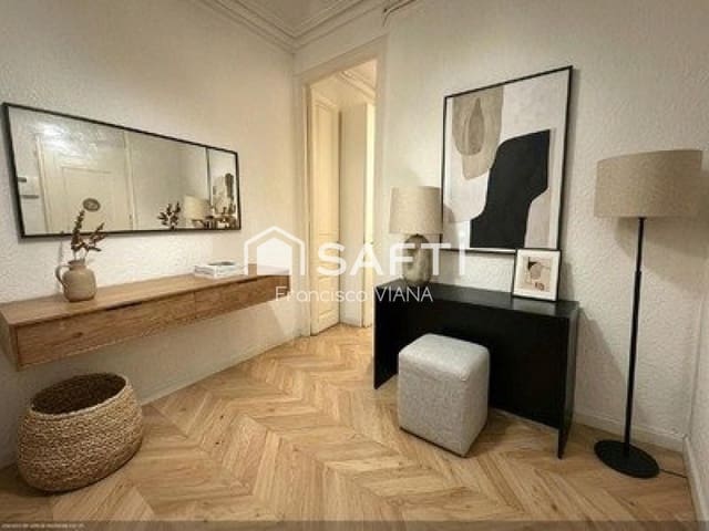 4 chambre Appartement à vendre à La Dreta de L'Eixample, Barcelone ville - 699 900 € (Ref: 9945406)