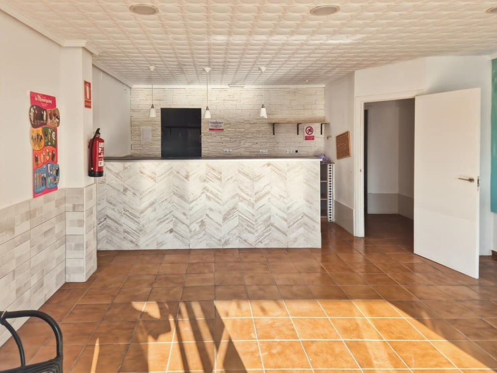 Commercieel te koop in Canet d'En Berenguer - € 110.000 (Ref: 9945413)