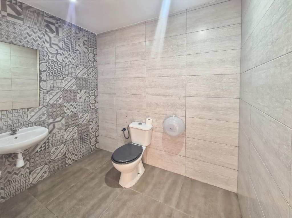 Commercieel te koop in Canet d'En Berenguer - € 110.000 (Ref: 9945413)