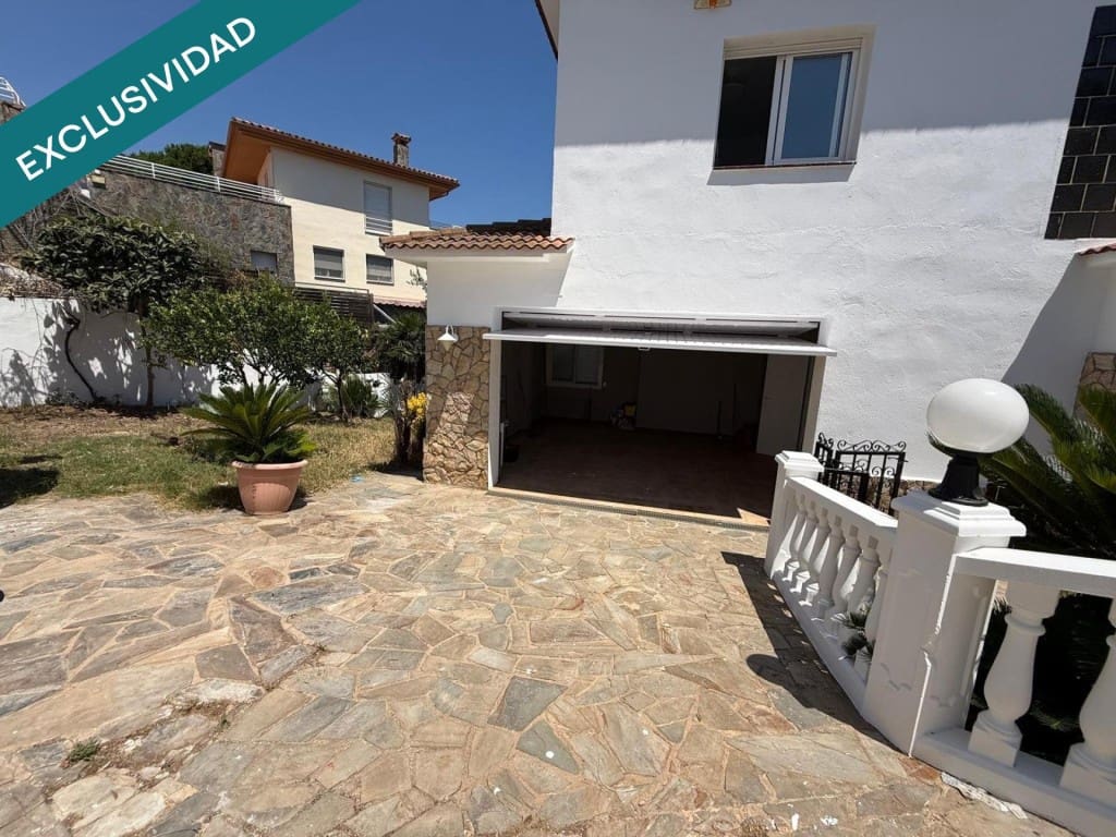 5 soveværelse Villa til salg i Arenys de Mar med garage - € 780.000 (Ref: 9947522)