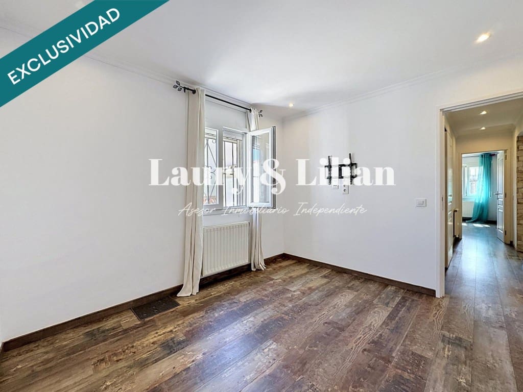 2 soveværelse Villa til salg i Empuriabrava med swimmingpool garage - € 519.000 (Ref: 9947524)
