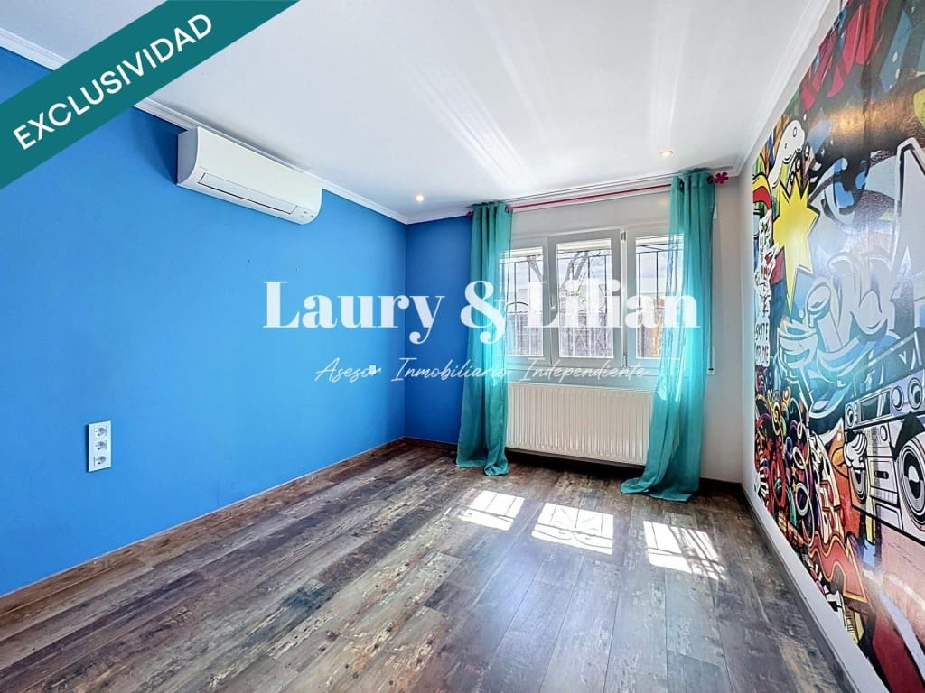 2 soveværelse Villa til salg i Empuriabrava med swimmingpool garage - € 519.000 (Ref: 9947524)