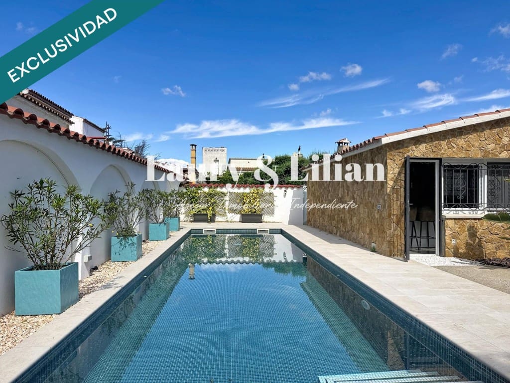 2 soveværelse Villa til salg i Empuriabrava med swimmingpool garage - € 519.000 (Ref: 9947524)