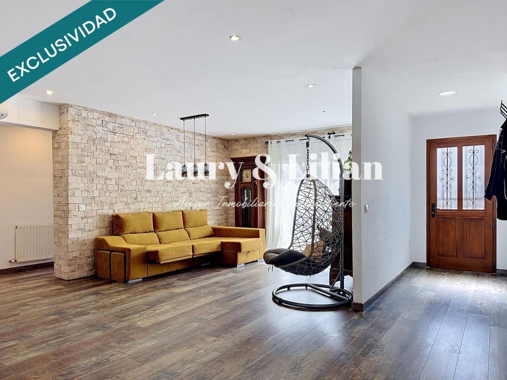 2 soveværelse Villa til salg i Empuriabrava med swimmingpool garage - € 519.000 (Ref: 9947524)