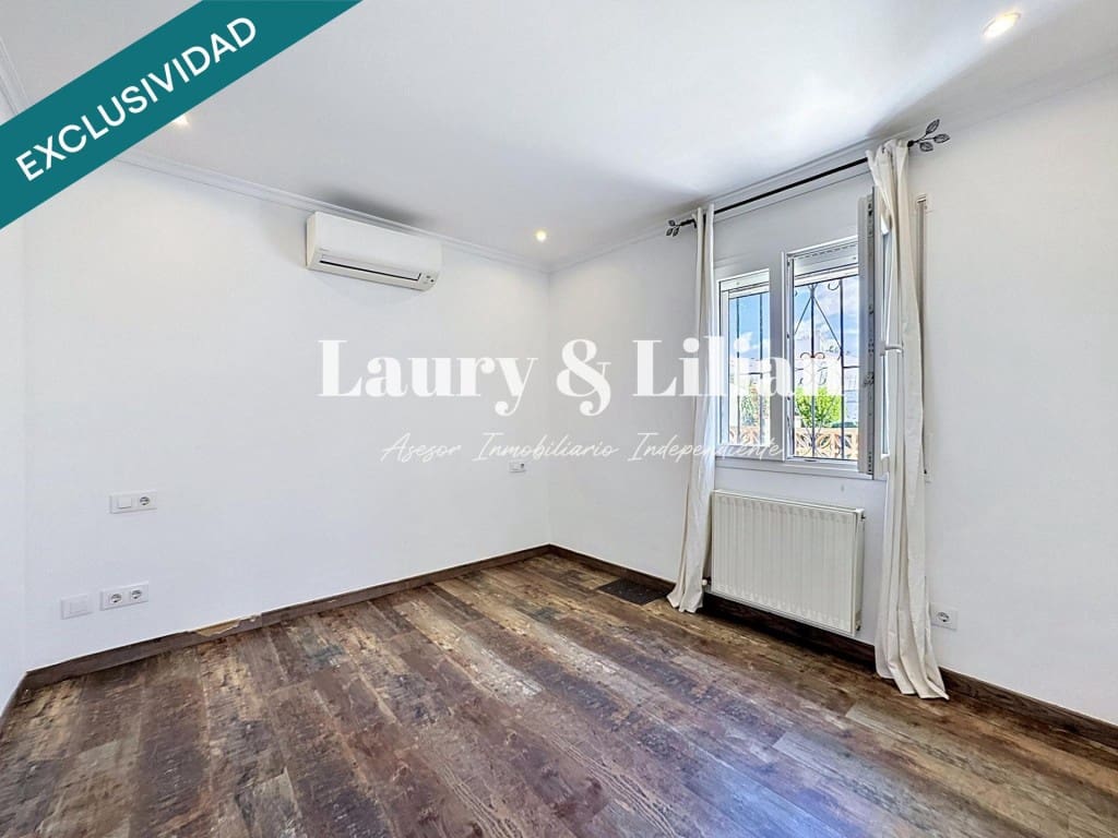 2 soveværelse Villa til salg i Empuriabrava med swimmingpool garage - € 519.000 (Ref: 9947524)