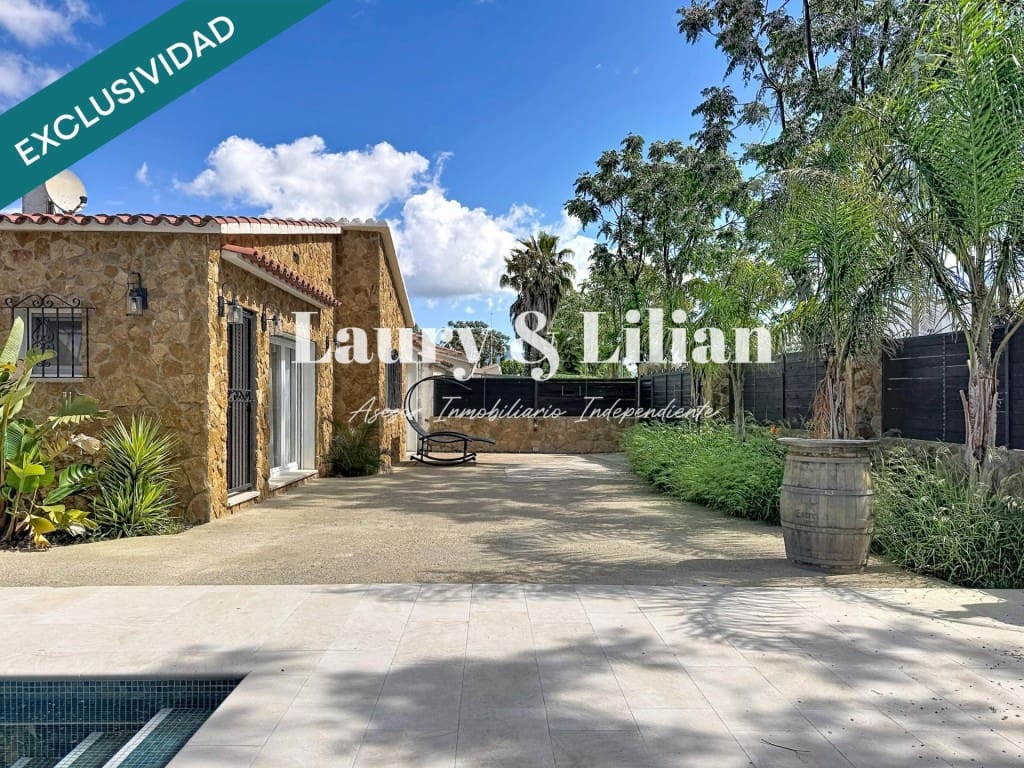 2 soveværelse Villa til salg i Empuriabrava med swimmingpool garage - € 519.000 (Ref: 9947524)