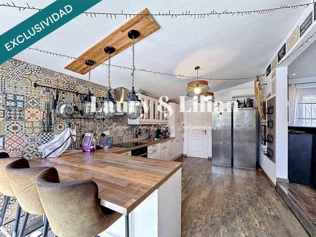 2 soveværelse Villa til salg i Empuriabrava med swimmingpool garage - € 519.000 (Ref: 9947524)