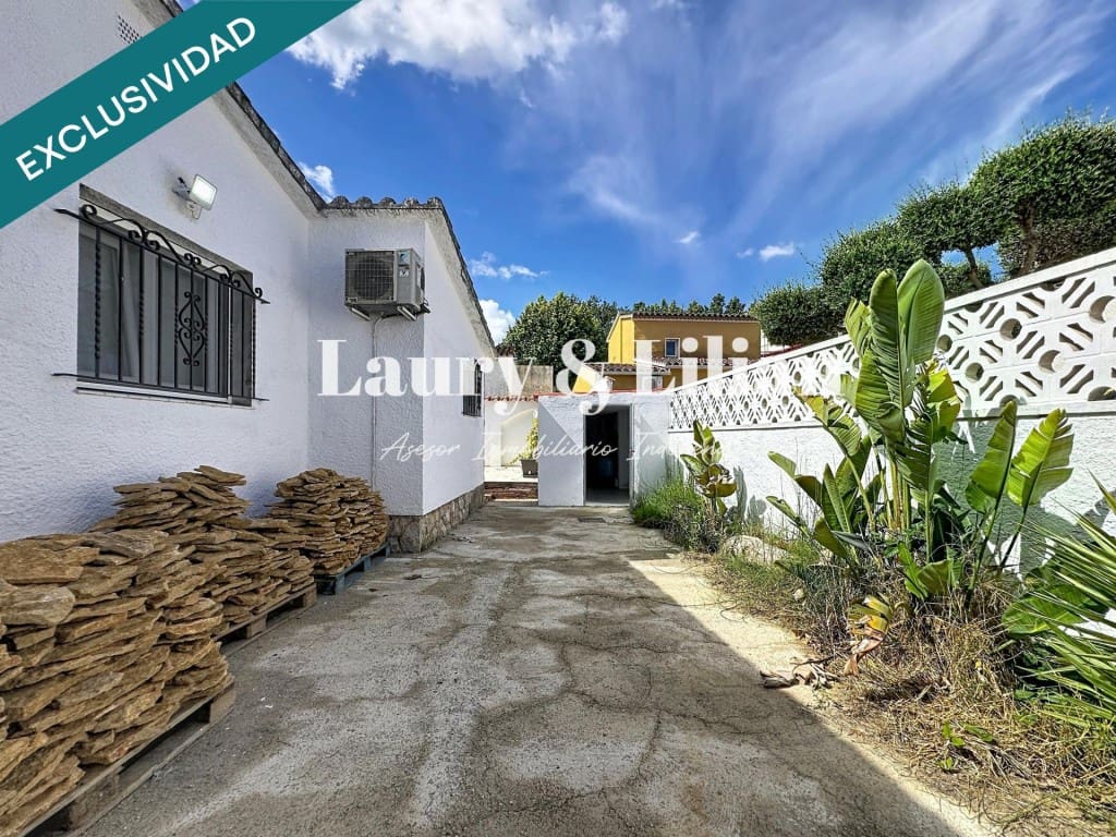 2 soveværelse Villa til salg i Empuriabrava med swimmingpool garage - € 519.000 (Ref: 9947524)