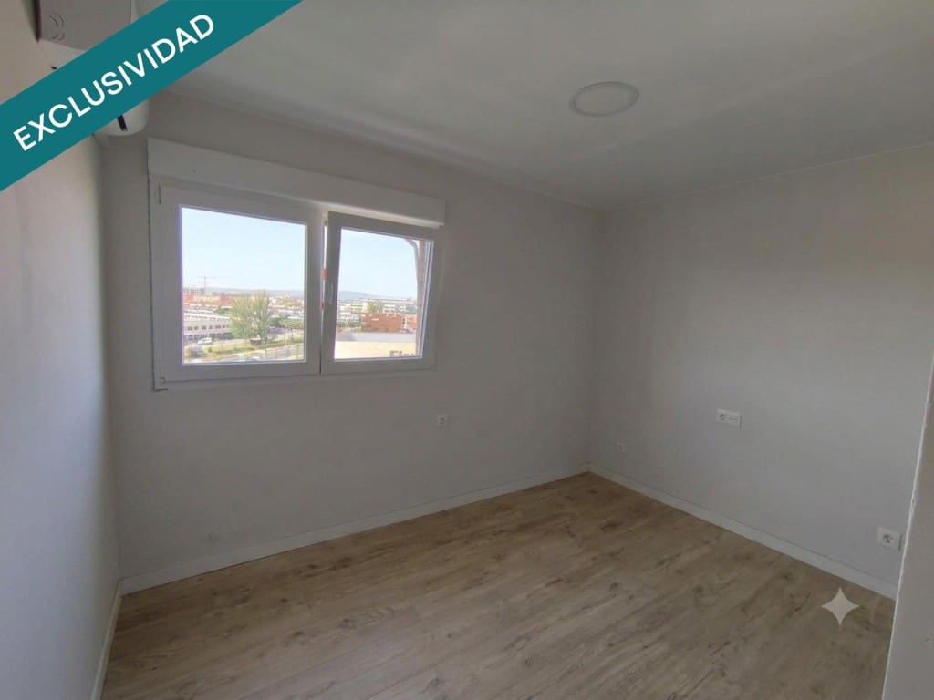 4 quarto Penthouse para venda em Saragoca cidade com piscina garagem - 330 000 € (Ref: 9947525)