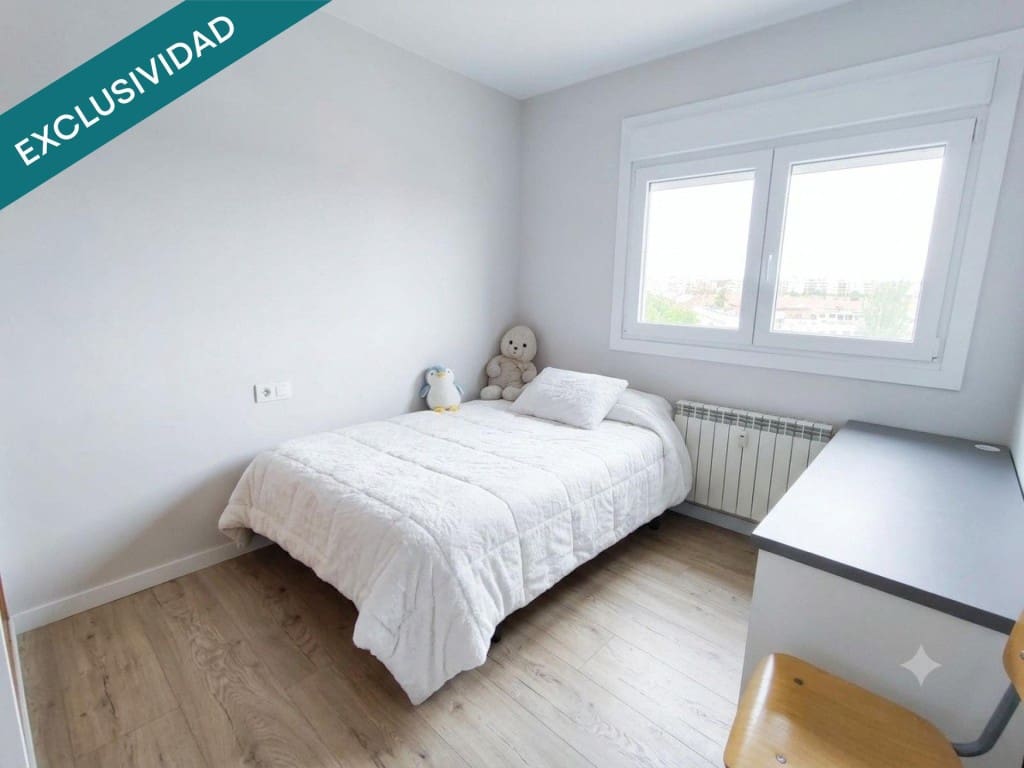 4 quarto Penthouse para venda em Saragoca cidade com piscina garagem - 330 000 € (Ref: 9947525)