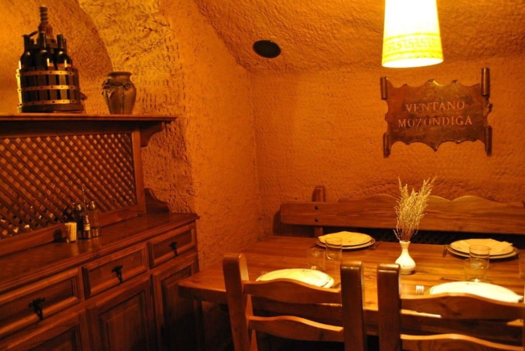 Comercial para venda em Valdevimbre - 400 000 € (Ref: 9947531)