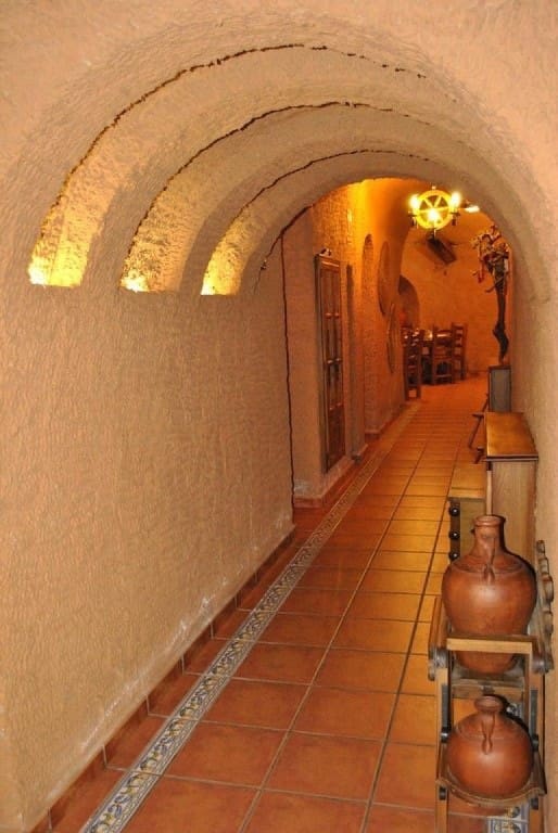 Comercial para venda em Valdevimbre - 400 000 € (Ref: 9947531)
