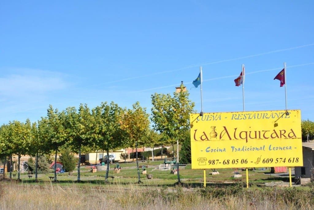 Comercial para venda em Valdevimbre - 400 000 € (Ref: 9947531)