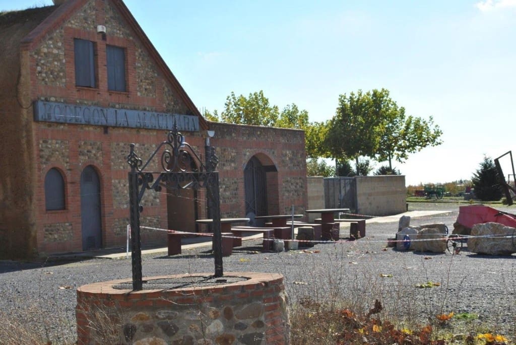 Comercial para venda em Valdevimbre - 400 000 € (Ref: 9947531)