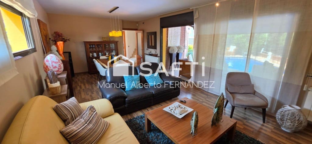 4 sovrum Villa till salu i Lloret de Mar med pool garage - 695 000 € (Ref: 9949436)