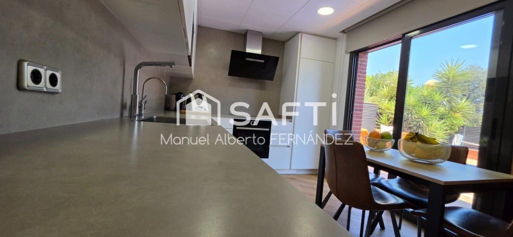 4 sovrum Villa till salu i Lloret de Mar med pool garage - 695 000 € (Ref: 9949436)