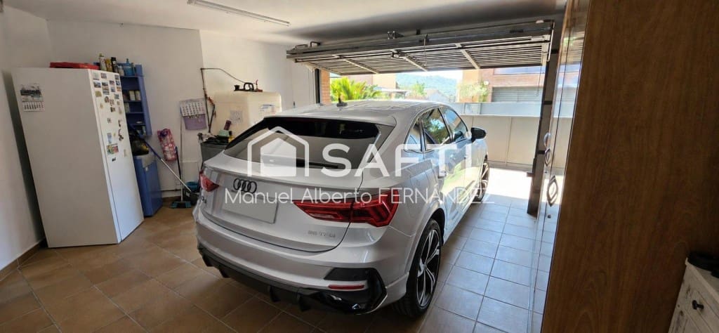 4 sovrum Villa till salu i Lloret de Mar med pool garage - 695 000 € (Ref: 9949436)