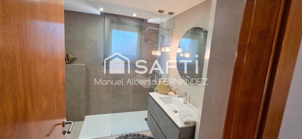 4 sovrum Villa till salu i Lloret de Mar med pool garage - 695 000 € (Ref: 9949436)
