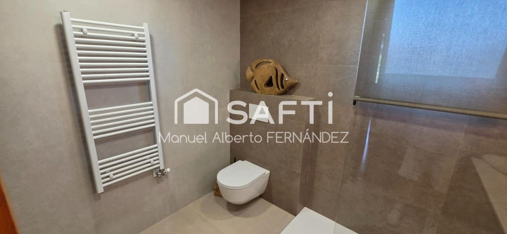 4 sovrum Villa till salu i Lloret de Mar med pool garage - 695 000 € (Ref: 9949436)