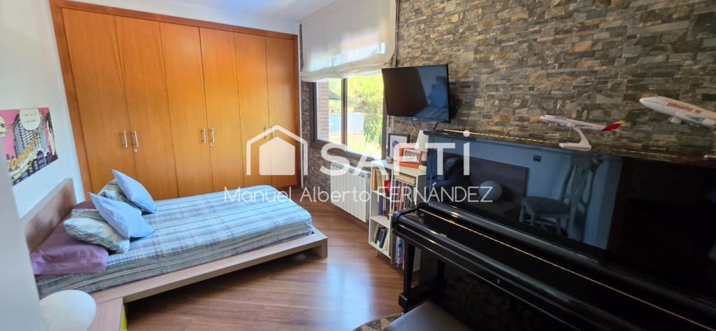 4 sovrum Villa till salu i Lloret de Mar med pool garage - 695 000 € (Ref: 9949436)