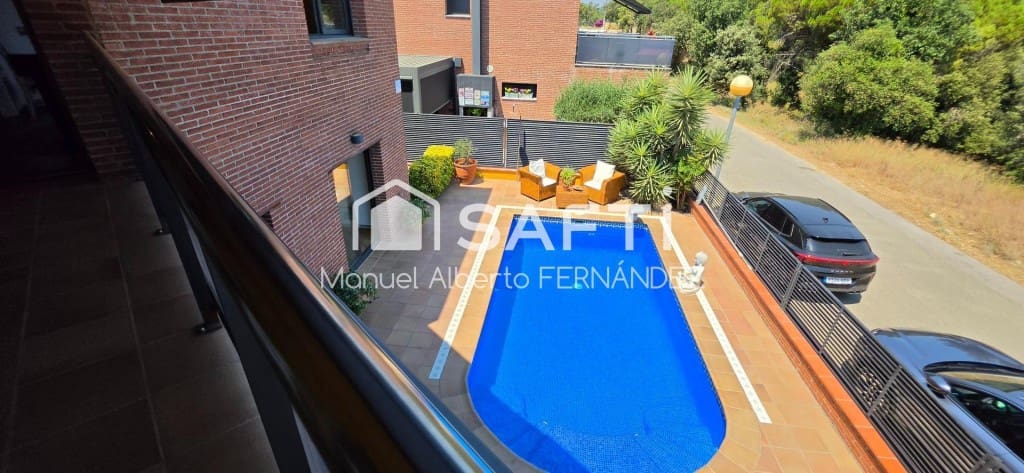 4 sovrum Villa till salu i Lloret de Mar med pool garage - 695 000 € (Ref: 9949436)