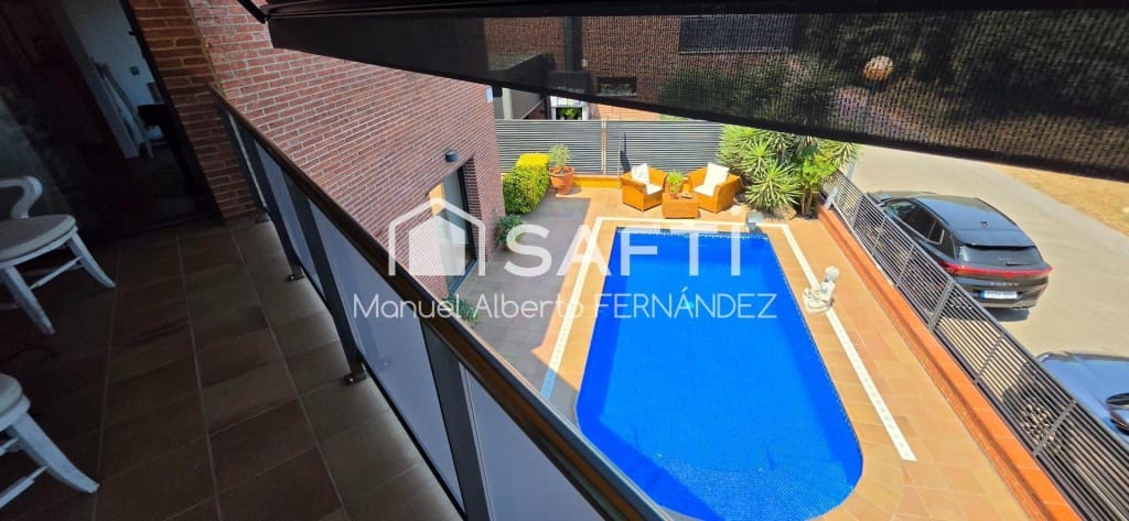 4 sovrum Villa till salu i Lloret de Mar med pool garage - 695 000 € (Ref: 9949436)