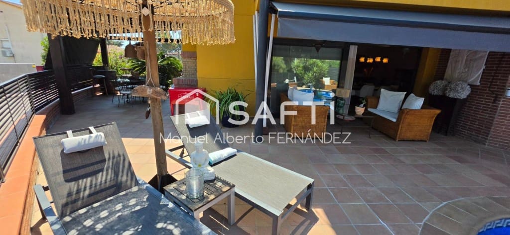 4 sovrum Villa till salu i Lloret de Mar med pool garage - 695 000 € (Ref: 9949436)