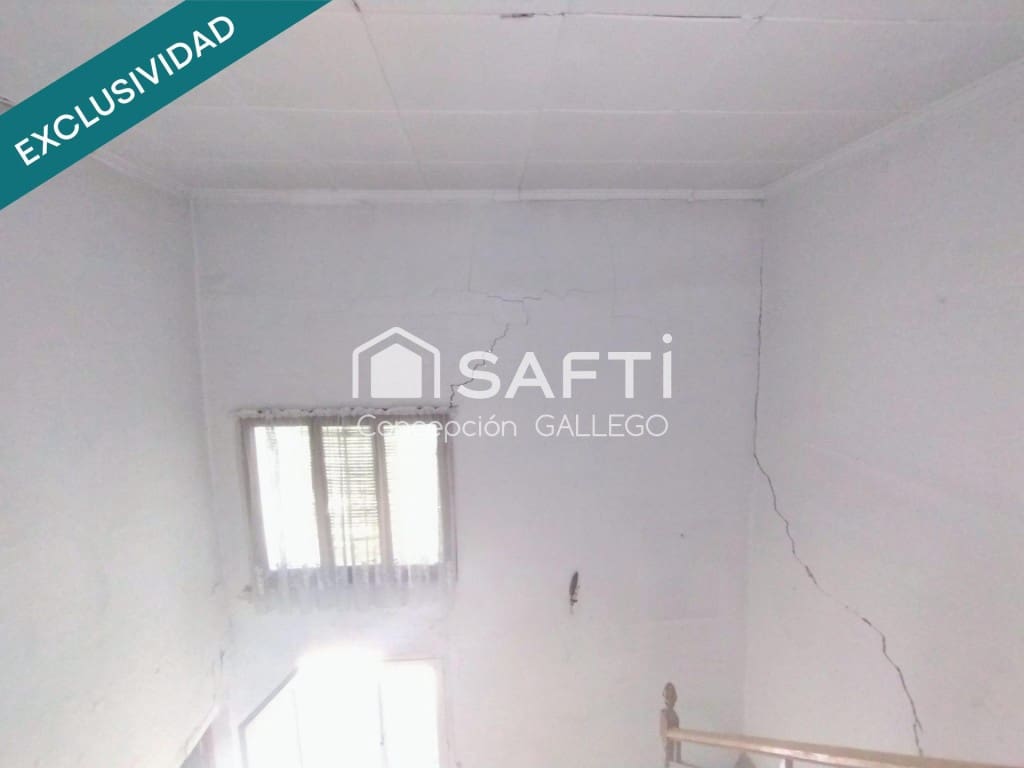 3 soveværelse Villa til salg i Campo de Criptana med garage - € 120.000 (Ref: 9949439)