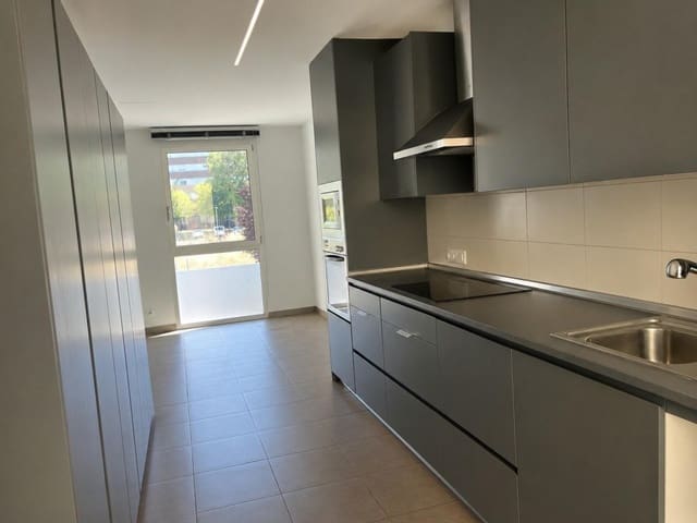 3 soveværelse Villa til salg i Almansa med garage - € 365.000 (Ref: 9949447)